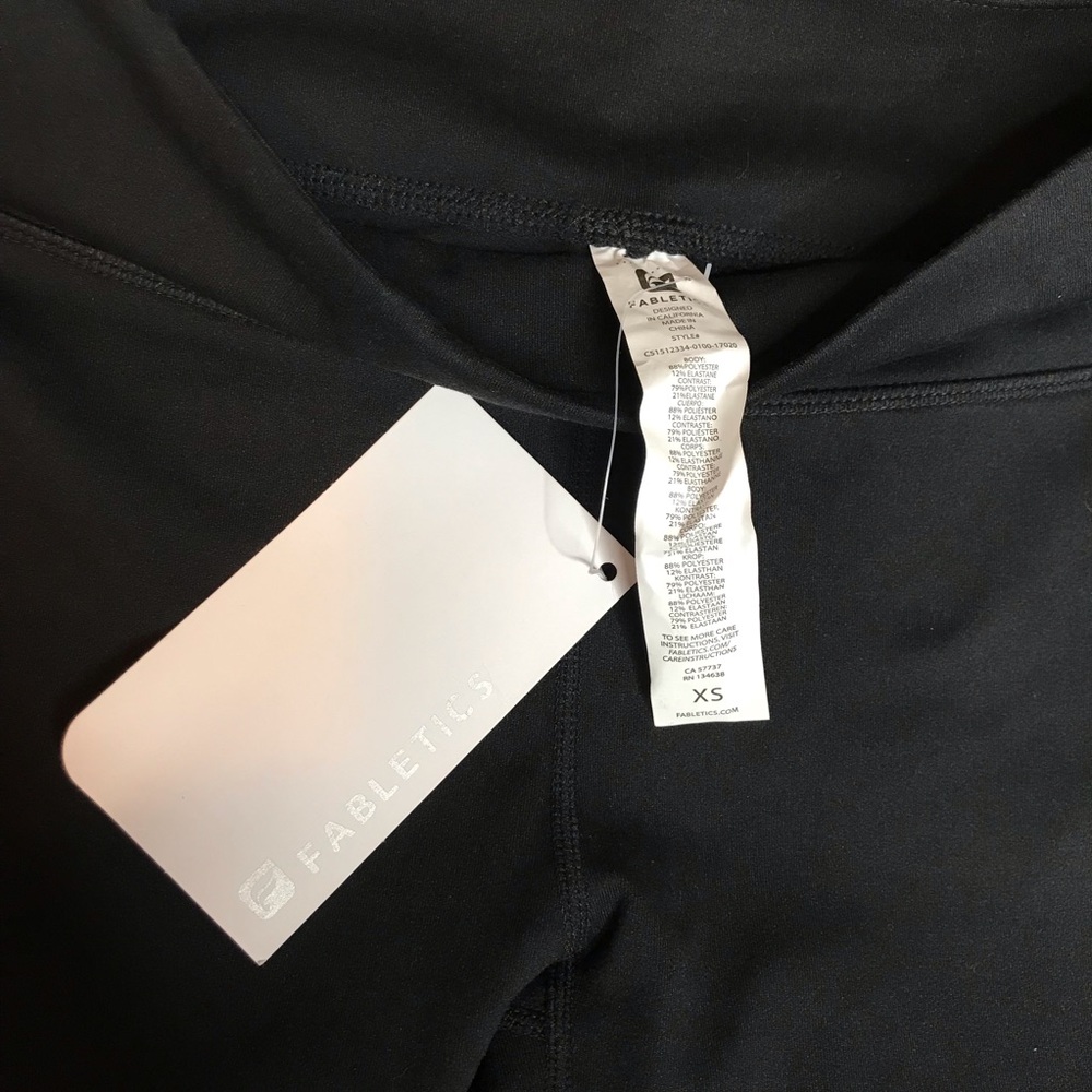 Fabletics Sabrina Capri - Picture 6 of 8